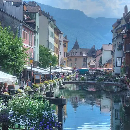 Campanile Centre - Gare Szálloda Annecy